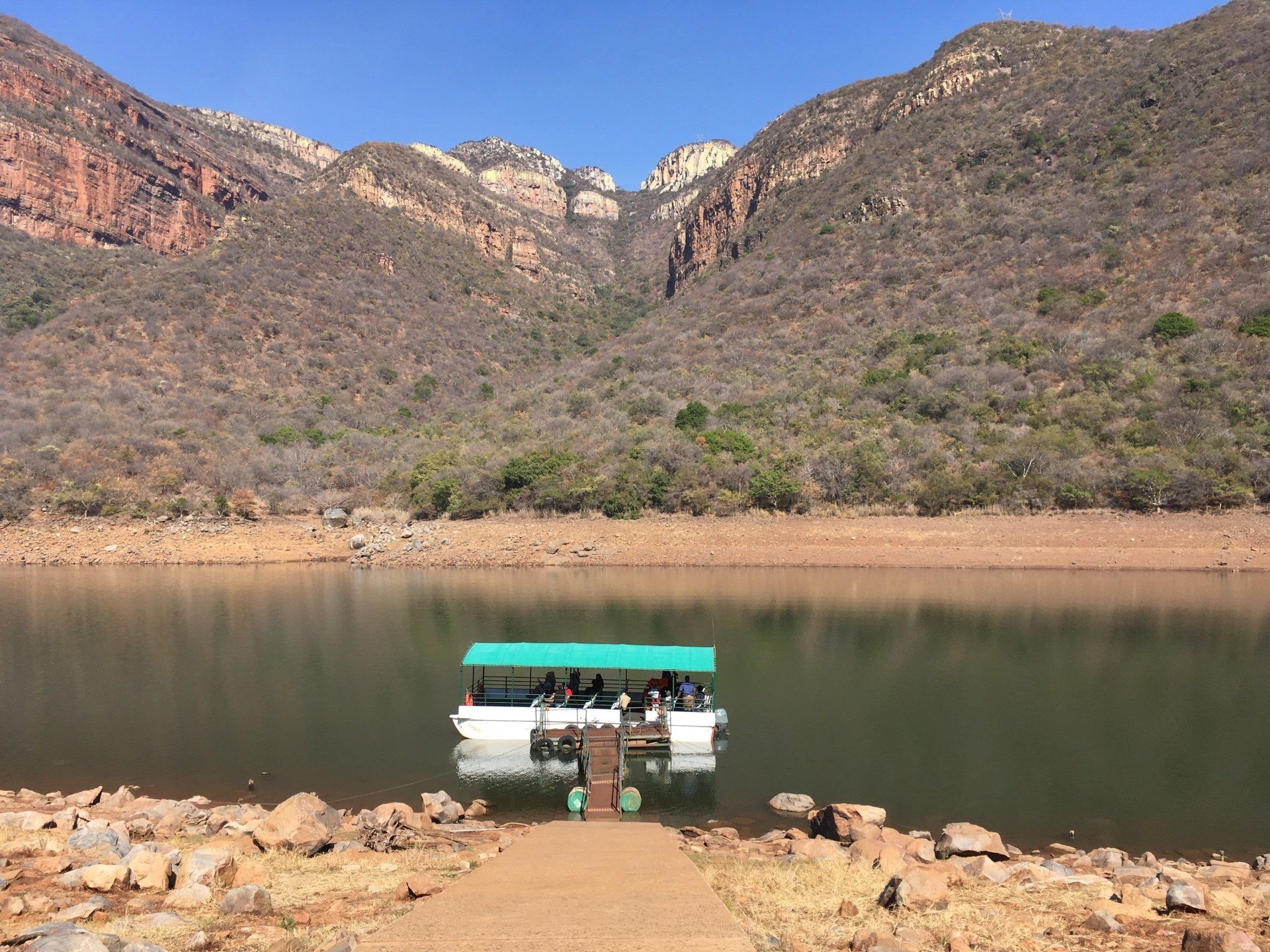Boat cruise on Blyde Dam