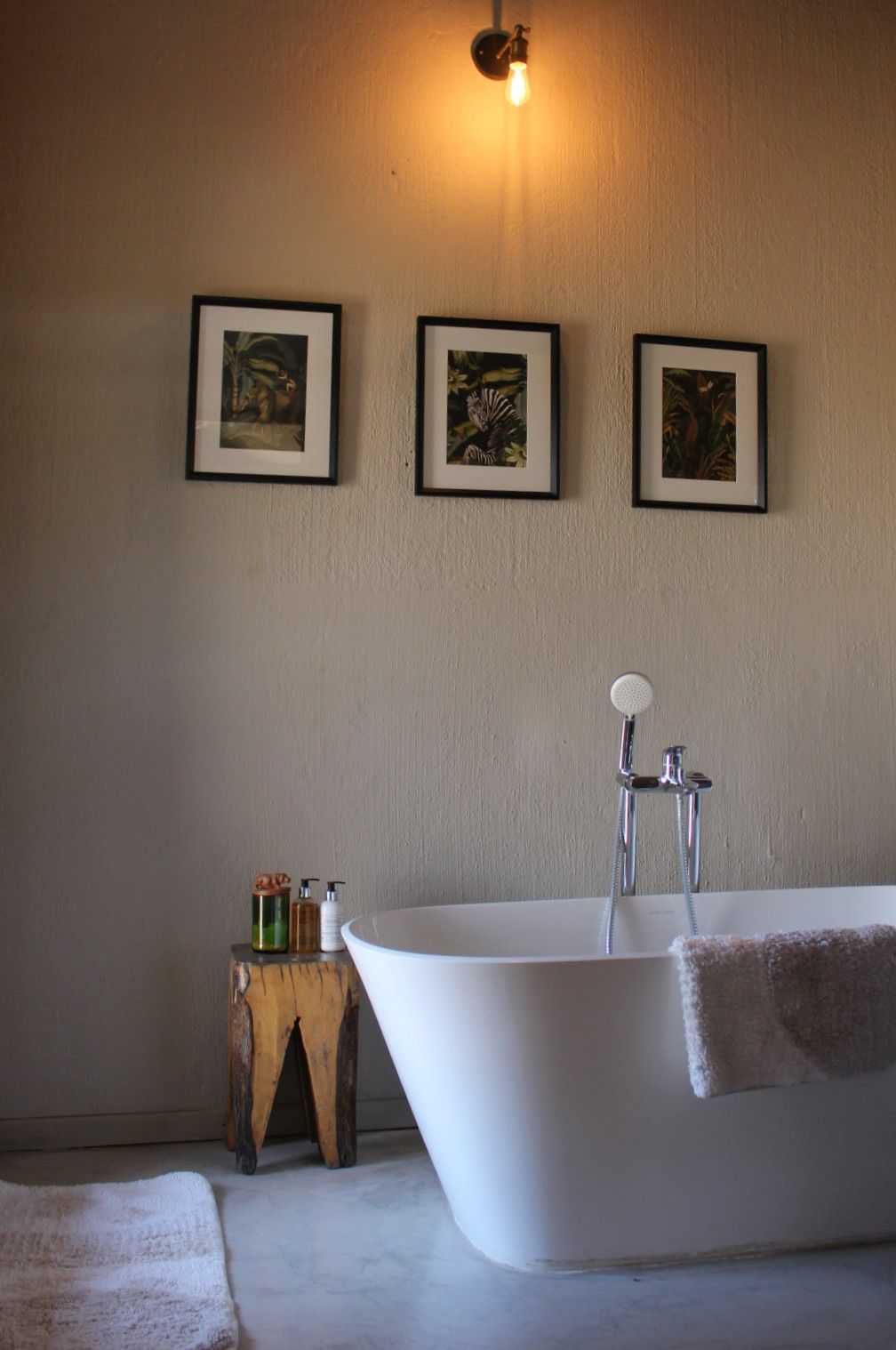 Superior Safari Tent — en-suite bathroom